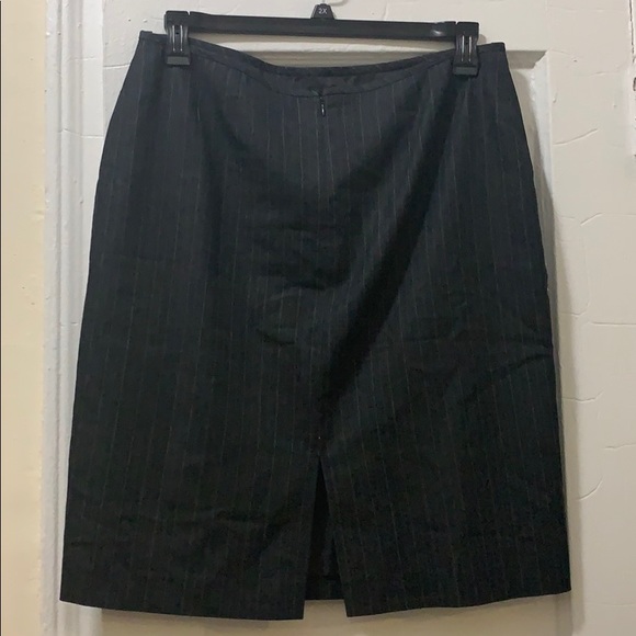 Tahari Dark Grey Skirt Suit. Sz 14. Gently worn. - Picture 7 of 7